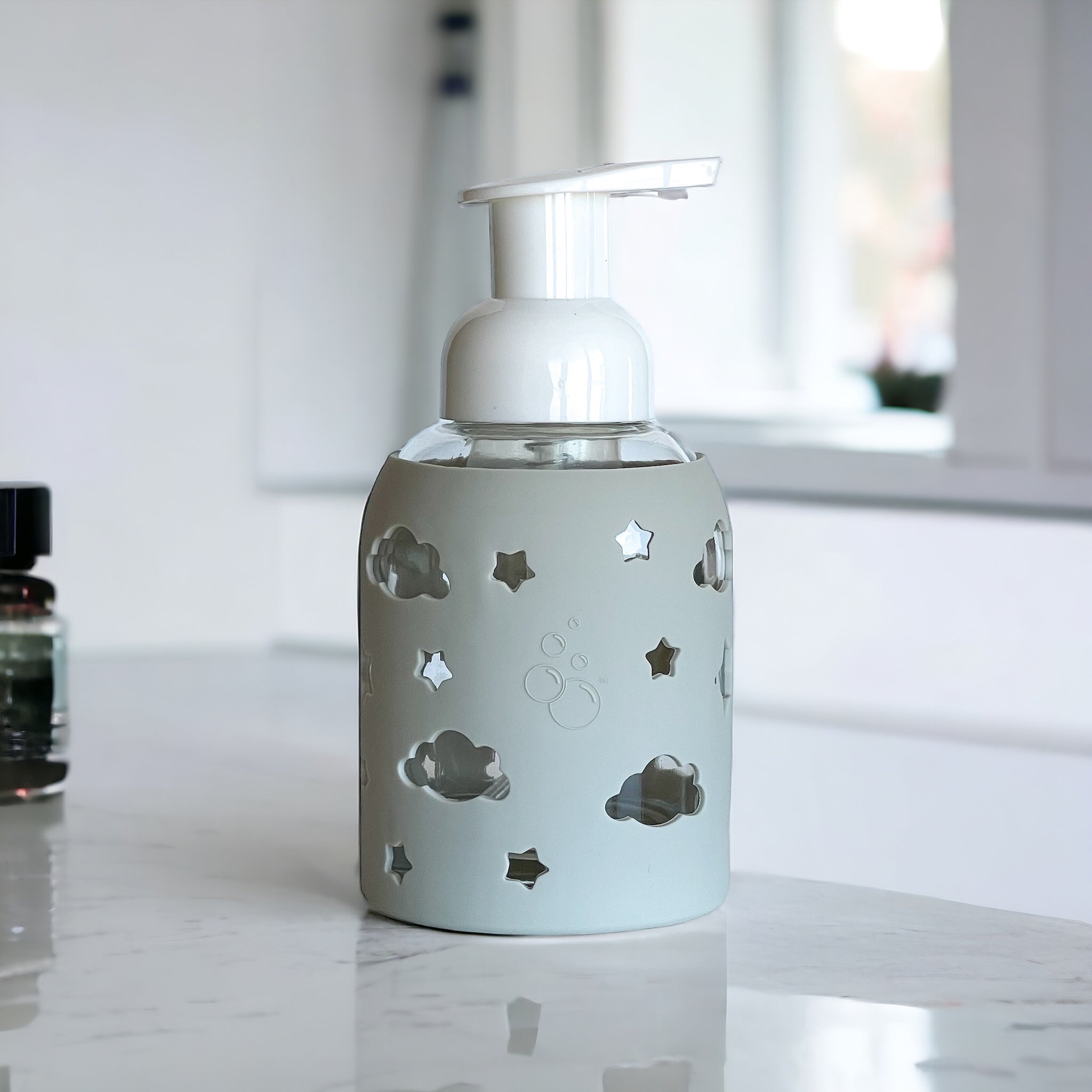 Glass Bottle w/ Silicone Sleeve & Pump