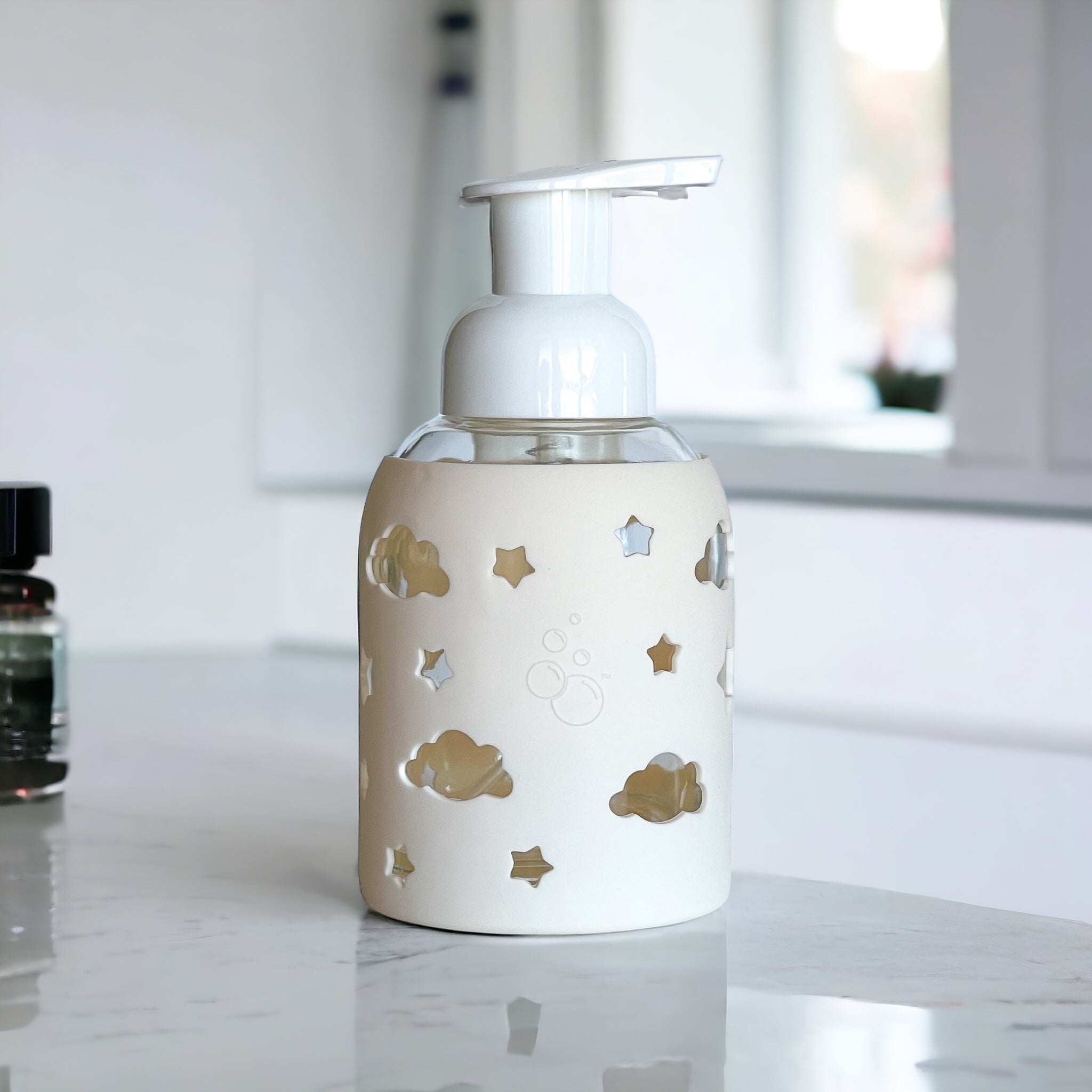 Glass Bottle w/ Silicone Sleeve & Pump