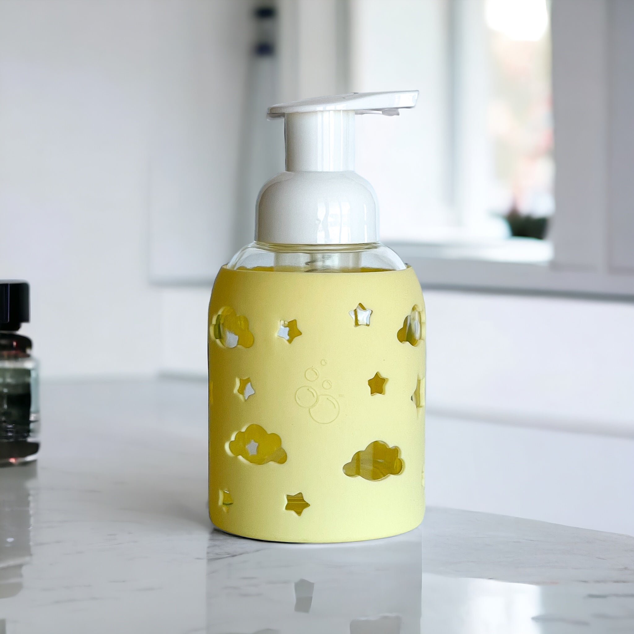Glass Bottle w/ Silicone Sleeve & Pump